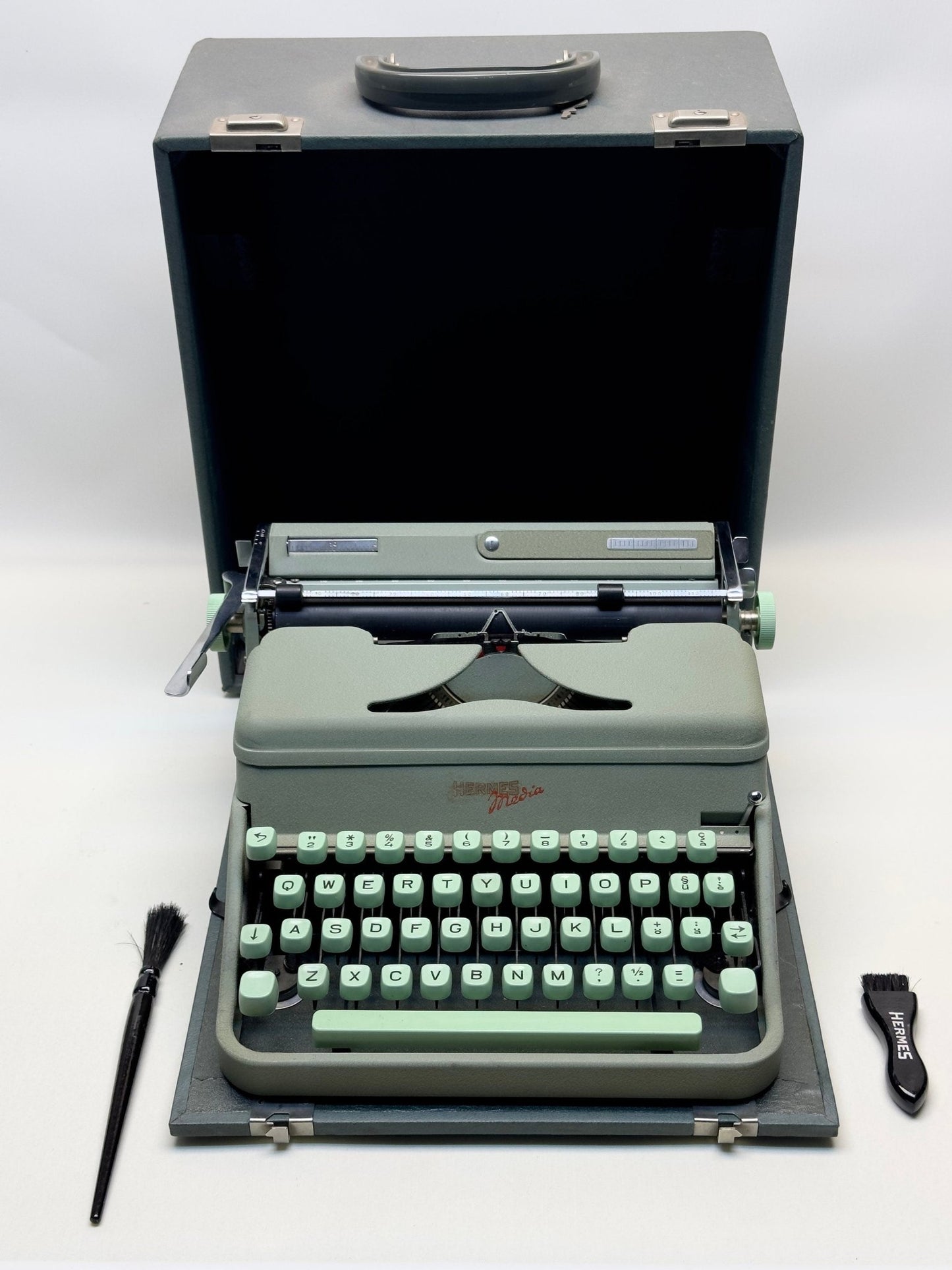 Hermes Media Typewriter - Premium Rarity with QWERTY Keyboard, Exceptionally Clean, Ideal as the Ultimate Gift