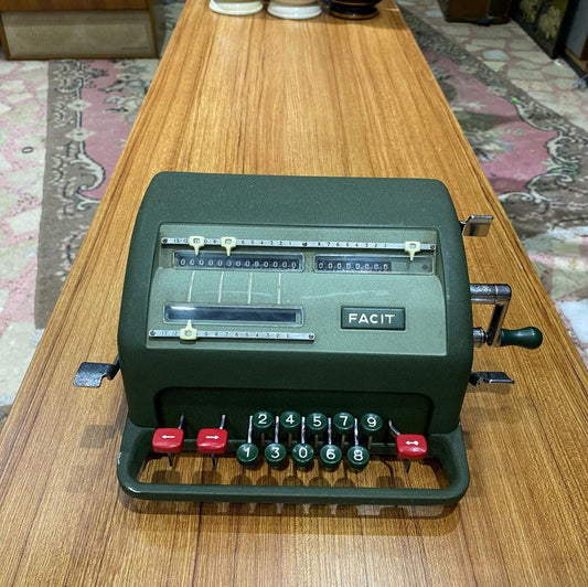 Facit Mechanical Calculator - Antique Office Gadget - Vintage Arithmetic Tool - Retro Desk Accessory - 1960s Nostalgic Home Office Decor