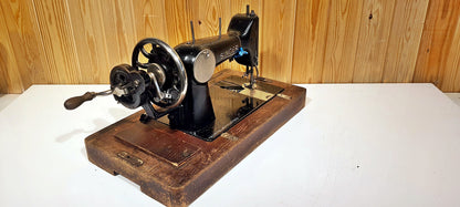 Original Bent Vintage Singer Sewing Machine In Wooden Case