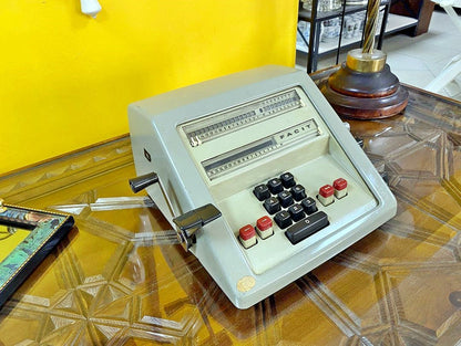 Facit Vintage Calculator - Retro Mechanical Math Device - Antique Office Gadget - Nostalgic Desk Accessory - 1960s Workspace Decor - Collect