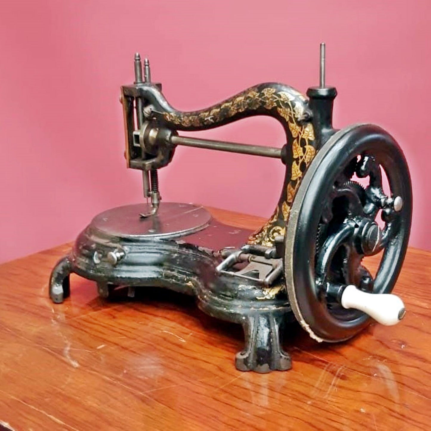 British Jones Royal Sewing Machine