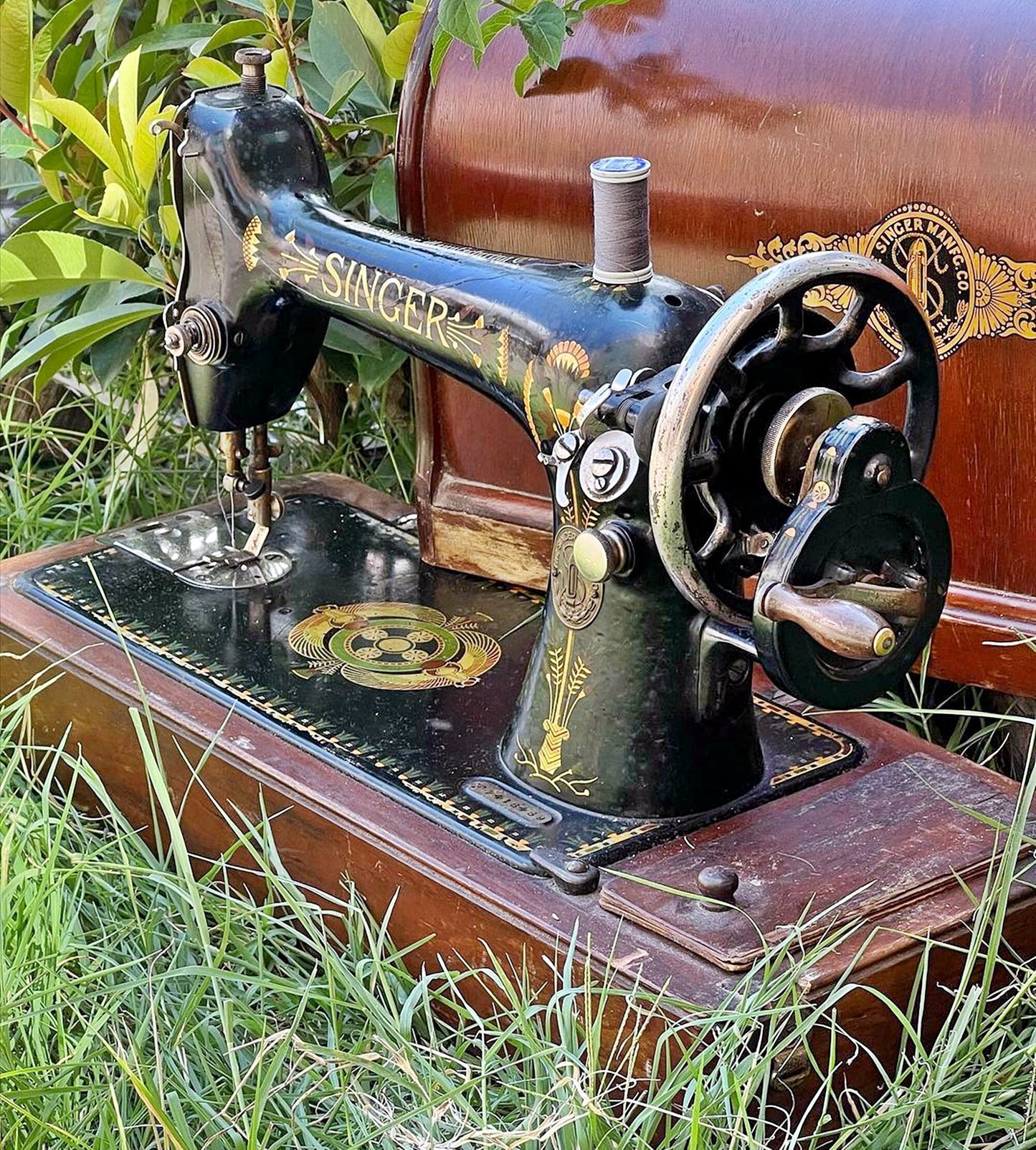 Singer Sewing Machine|