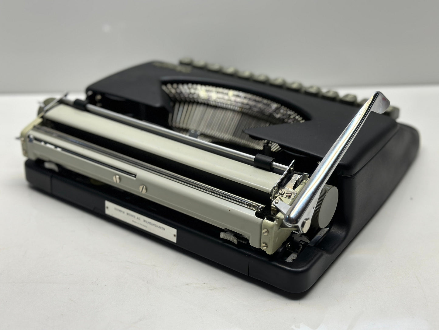 Customized Olympia Splendid 33/66 Typewriter - Black Body, Dual-Color/Single-Color Capability, Refurbished with Black Bag