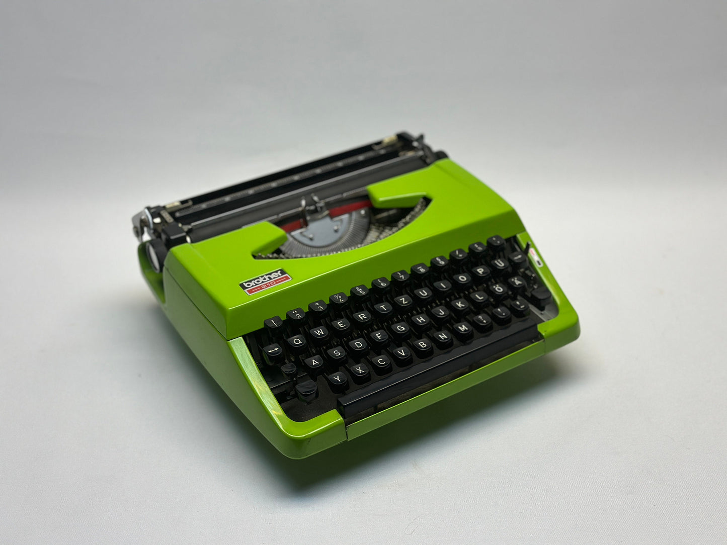 Green Brother Typewriter with Black Keyboard and Carrying Case,Antique Typewriter, typewriter working, type writer