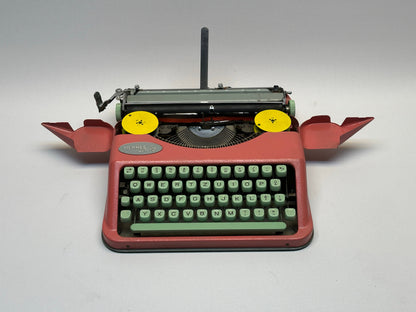 Great gift! Hermes BABY Typewriter - Green QWERTZ Keyboard: The Perfect Gift!