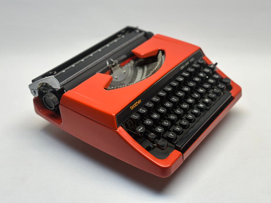 Red Brother Typewriter - Antique Elegance with Modern Functionality, Complete with Black Keyboard and Bag for Effortless Typing and Portabil