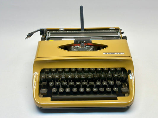 Nice Gift!- Privilege 270T Typewriter - Eggplant Privilege 270T Typewriter with QWERTZ Layout