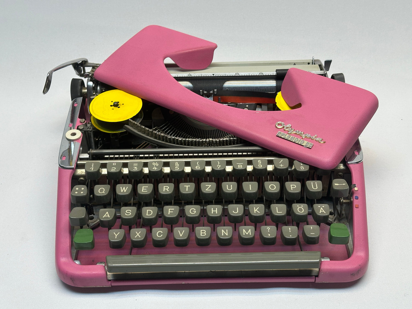 Vintage Rarity! Pink Olympia Splendid 33 Typewriter with Grey Keyboard & Leather Bag - Perfect Working Condition