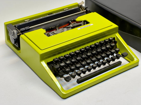 Mercedes Typewriter - Slim Case Model from 1950 in Glossy Green with QWERTZ Keyboard