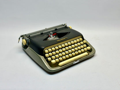 Brillant S Model Typewriter - Vintage 1950 Edition with QWERTZ Keyboard - Black Typewriter - - Antique Typewriter