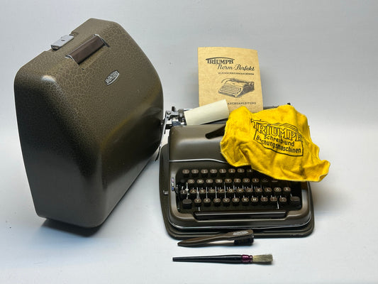 Brown Triumph Typewriter with QWERTZ Keyboard,Best Gift,Antique Typewriter,Working typewriter