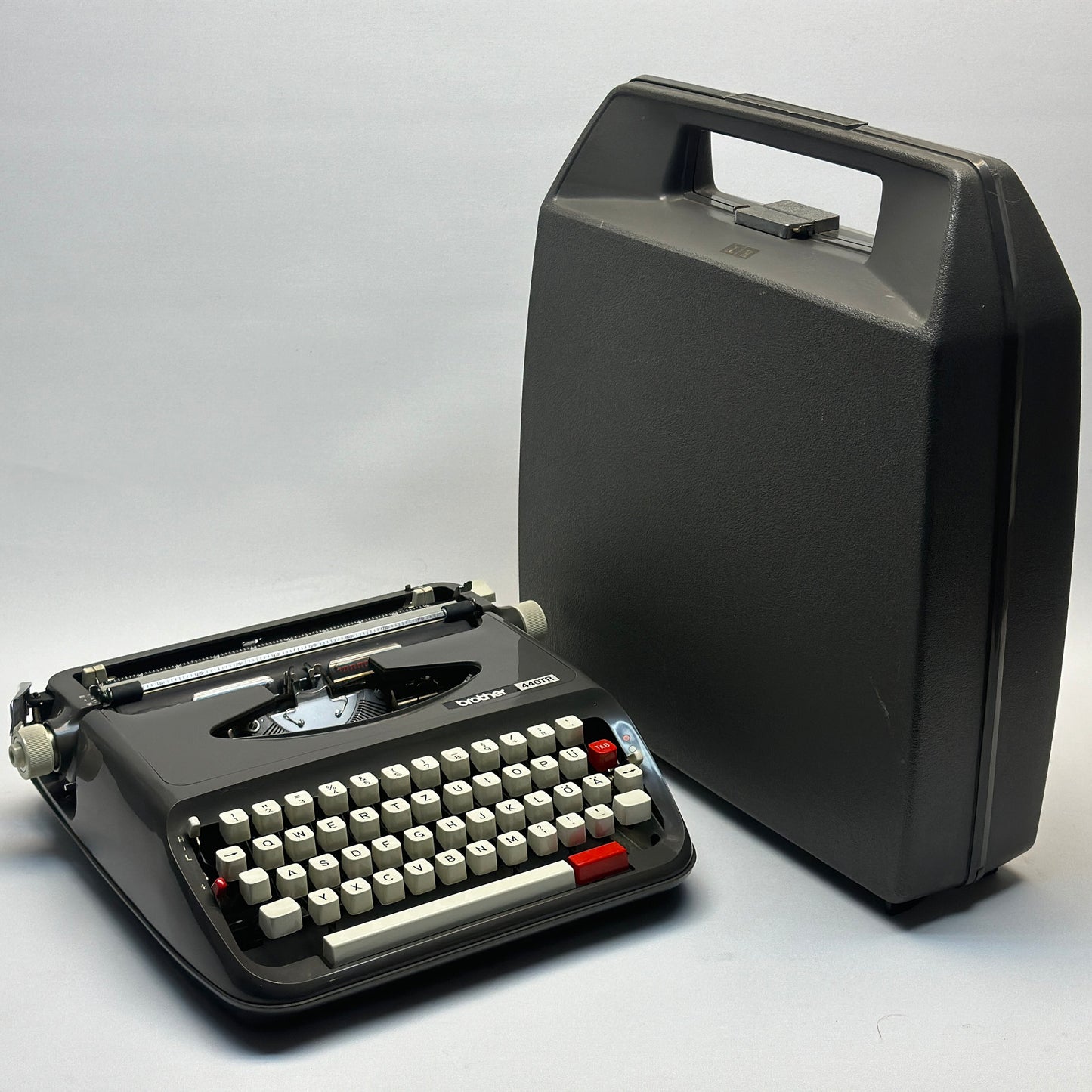 Step Back in Time with the Brother 440 TR Model Typewriter - Classic Black Design, QWERTZ and White Keyboards, Antique Gift