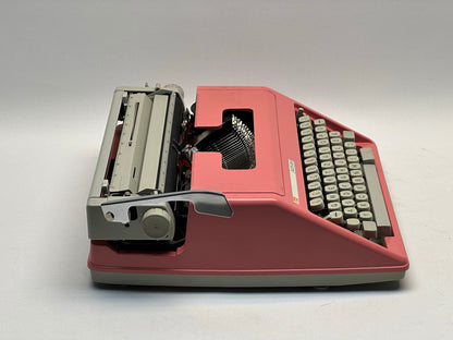 Junior Typewriter - QWERTZ Keyboard, White Keys, Matte Pink Finish, Leather Bag