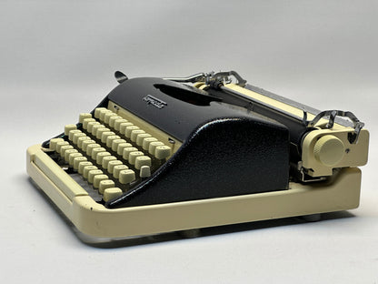 Glittering Black Torpedo Typewriter with QWERTZ Keyboard and Cream Keyboard + Leather Bag - Antique Typewriter