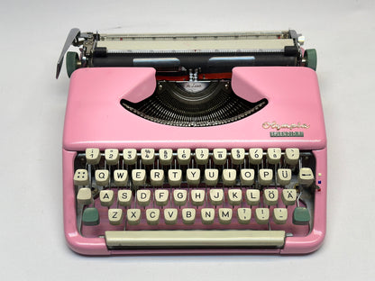 Olympia Splendid 33/66 Typewriter - White QWERTY Keyboard with Leather Bag