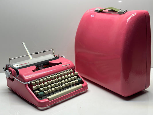 Olympia SM5 Typewriter / Pink Bag /PİNK TYPEWRİTER - The Perfect Gift Choice,