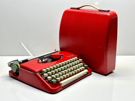 Olympia Splendid 33/66 Typewriter - Red Elegance with Matching Bag and White Keyboard - Vintage Charm from the 1960s